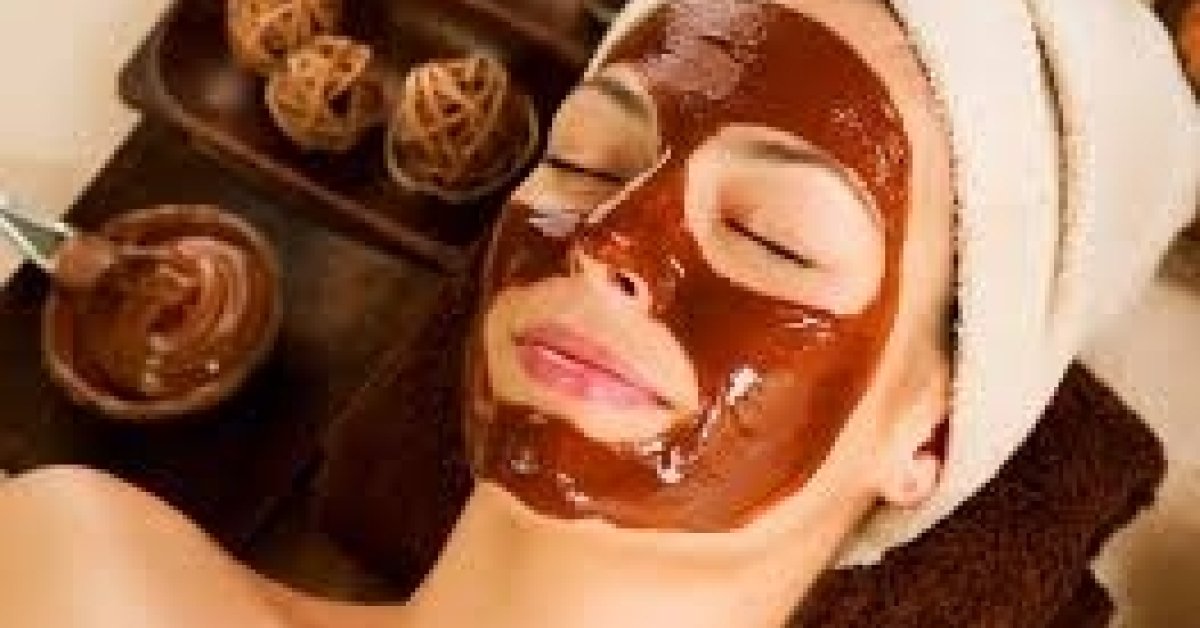 Csokoládé arc és dekoltázs masszázs
